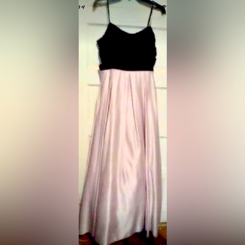 Strapless formal dress. Worn twice in good condition.